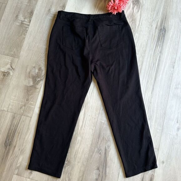 Croft & Barrow Black Stretch Pants Size 16 Short - Picture 3 of 5